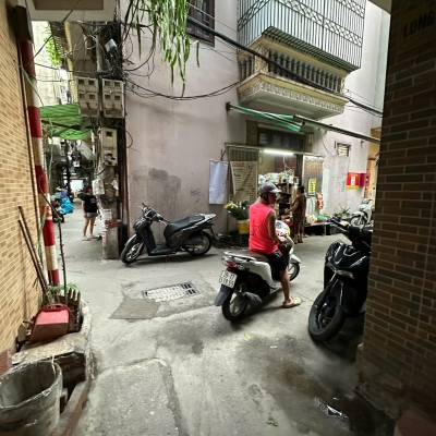 Cho thuê nhà ngõ 13 Lĩnh Nam, 4 tầng x 26m2, 3  ngủ, 4 vệ sinh, 12 triệu