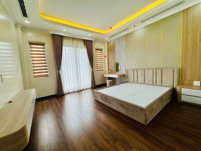 BÁN NHÀ NGÔ GIA TỰ LONG BIÊN DT 63M2 Ô TÔ TẢI ĐỖ CỬA THANG MÁY FULL NỘI THẤT NHỈNH 18 TỶ