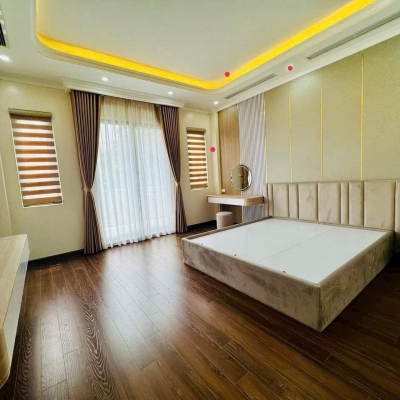 BÁN NHÀ NGÔ GIA TỰ LONG BIÊN DT 63M2 Ô TÔ TẢI ĐỖ CỬA THANG MÁY FULL NỘI THẤT NHỈNH 18 TỶ