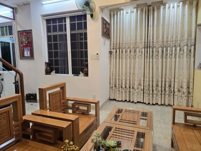 ♪ Nhà 30m ra MT Nguyễn Hoàng, Ô tô đậu 10m, 37m2, 2 tầng, 3.55 tỷ