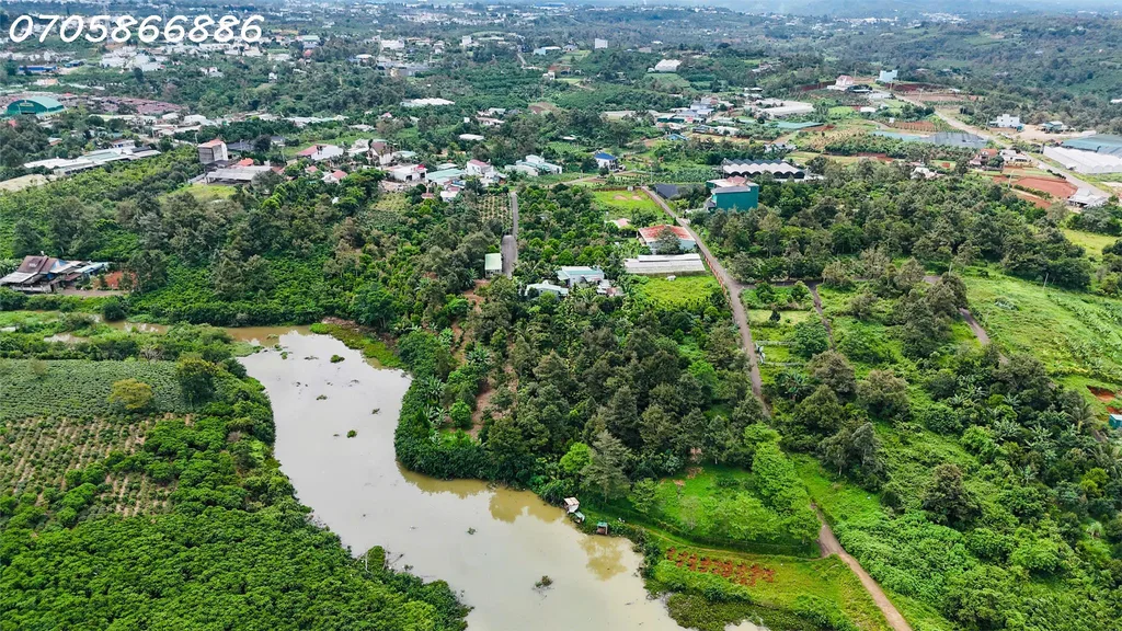 **CẦN BÁN ĐẤT ĐẸP MẶT HỒ – HẺM HOÀI THANH, BẢO LỘC | QUỸ ĐẤT 4.810M²** 