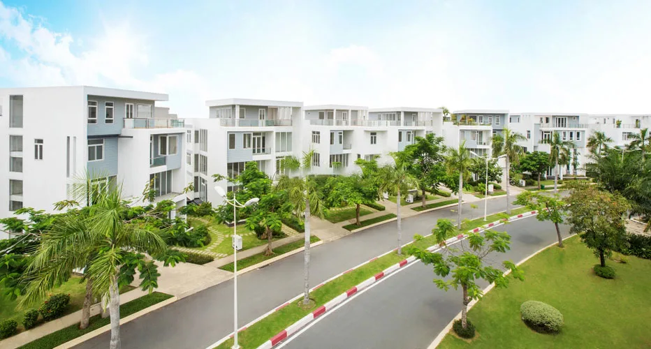 Công ty TNHH Đầu tư và Phát triển Thương mại dịch vụ Phú Vinh